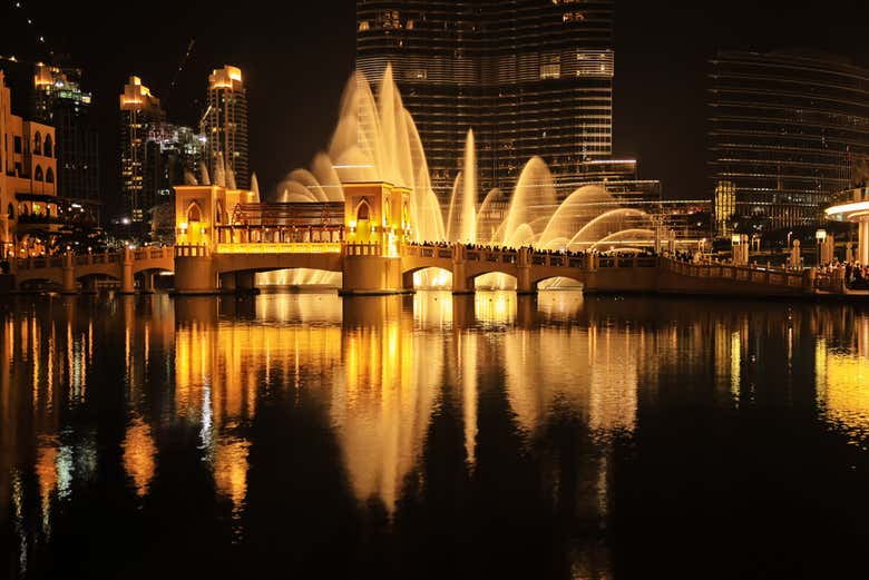 Fontaine de Dubaï de nuit