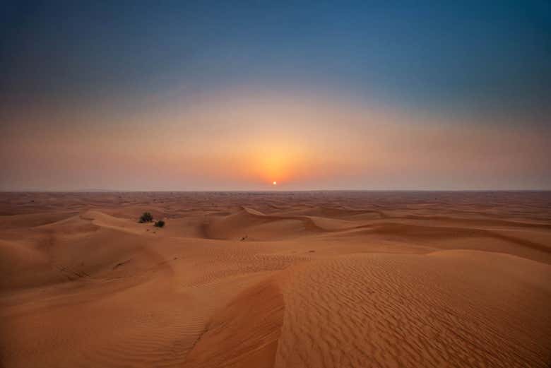 Coucher de soleil dans le désert