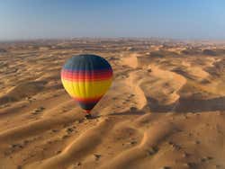 Promenade en montgolfière du désert de Dubaï